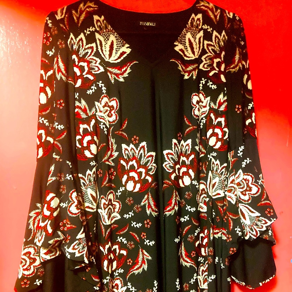NEW Roz & Ali Bell Sleeve Floral Dress